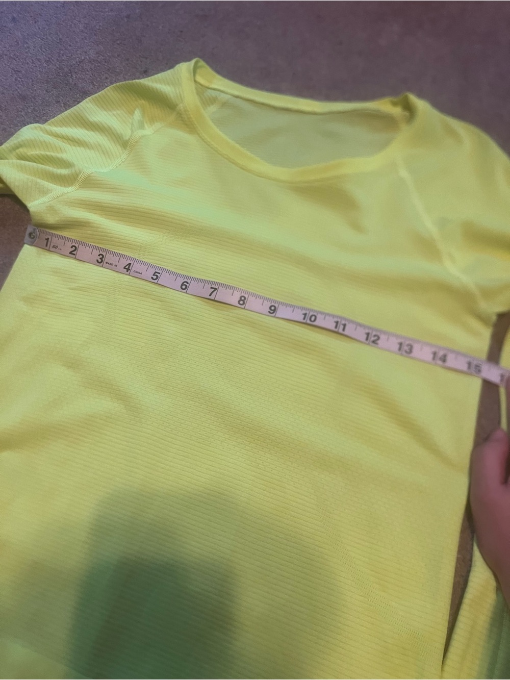 Lululemon Swiftly Tech Long Sleeve 2.0 in Highlight Yellow size 6 - Picture 3 of 6